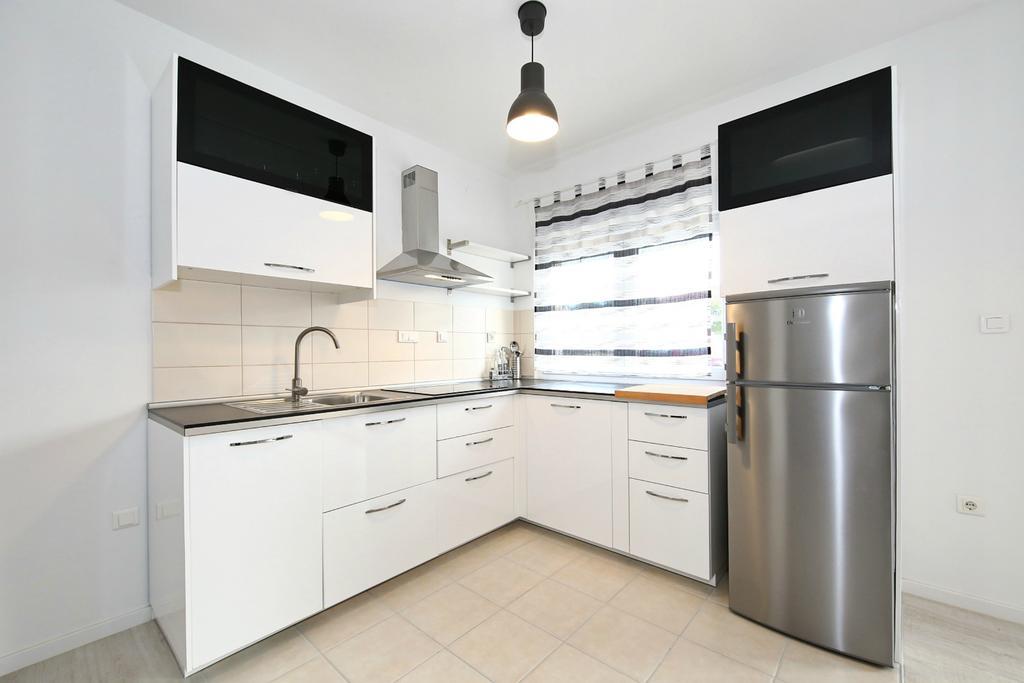 Apartments Matkovic Sveti Filip i Jakov Bagian luar foto